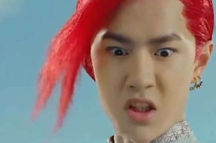 为什么王一博说自己是全家最丑?看到他出道照片后,网友:哭瞎眼