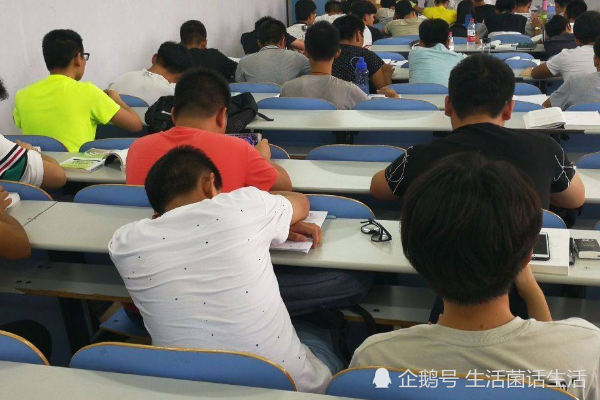 大学生上课选座位时,这4个位置最"吃香,你坐过几个?