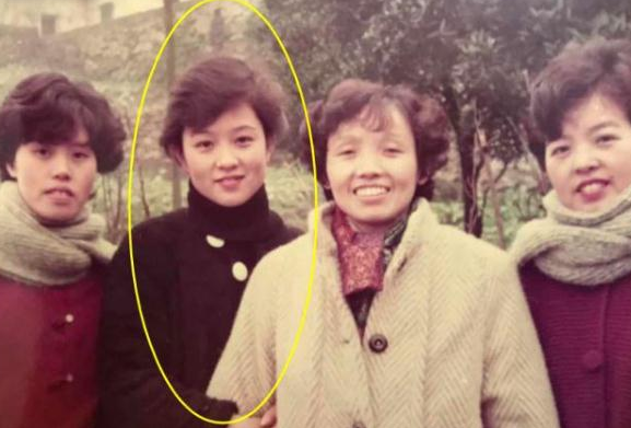 有种"扎心"叫全家最丑,看到王一博妈妈照片,网友:婆婆
