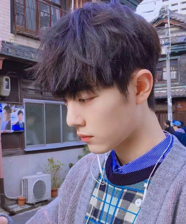 肖战闷声不吭学习新技能,看到他温婉居家的样子,网友