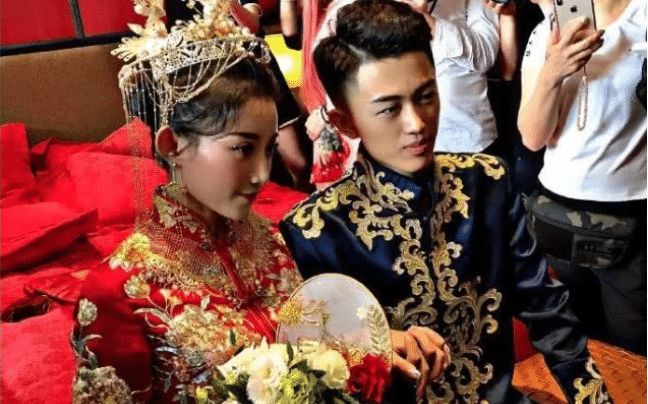 牌牌琦小伊伊婚礼礼单曝光,网红们的出手太阔绰,网友:太有钱!