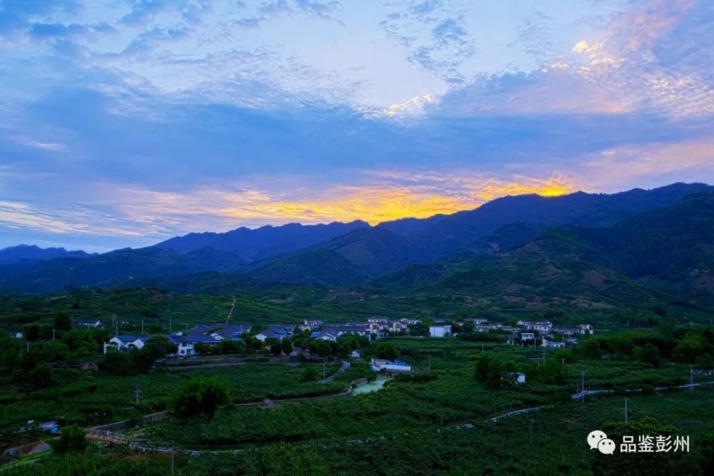 云卷雨洗万山明,夜半牛羚曾天堂,如幻惊梦氤氲升.图片商州区别墅图片