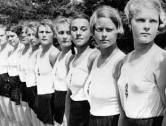 二战时,德国纳粹制定"生命之源计划",残害无数花季少女