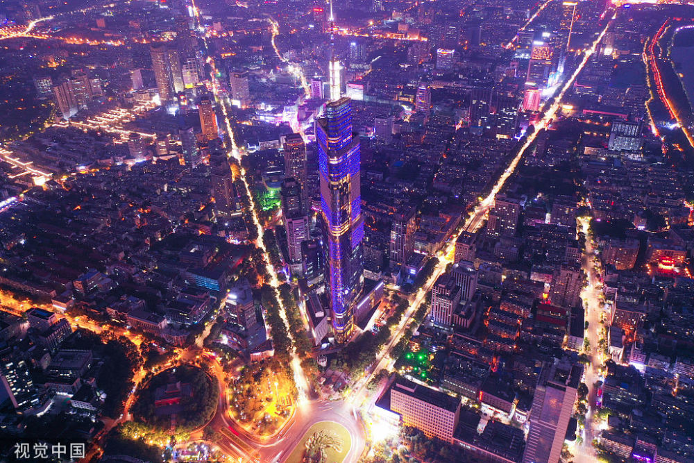 航拍南京摩天楼紫峰大厦璀璨夜景