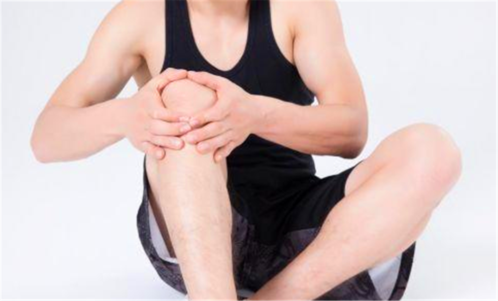做膝盖弯曲的时候,膝盖里咔咔响是什么原因?