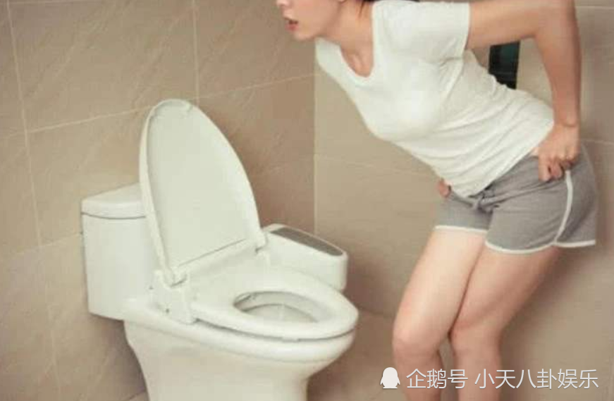 女孩子换卫生巾时,尽量避免这3陋习,妇科疾病或会"离