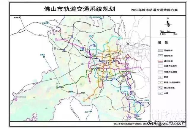 地铁 而与佛山城市展览馆里展示的佛山市城市轨道交通规划图(2050年)