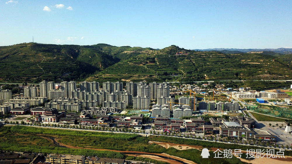 航拍宝鸡市陇县城市美丽风光