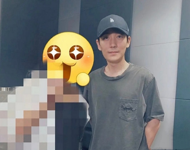 朱一龙素颜出镜与粉丝合影,面容憔悴显疲惫:怎么这么