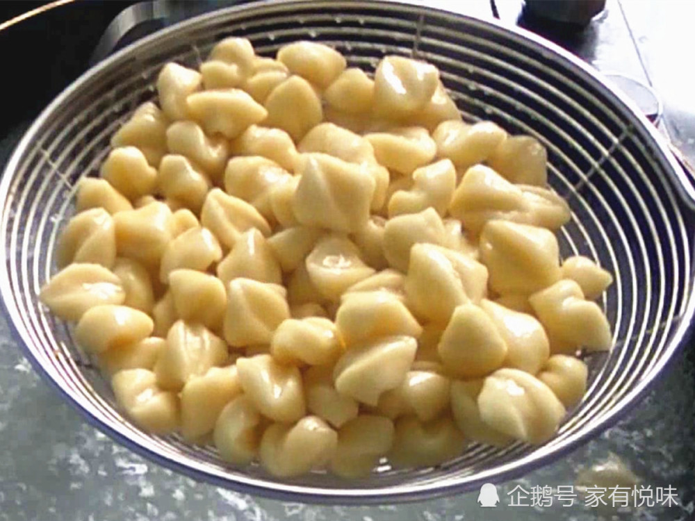 教你做北京小吃炒疙瘩,做法简单,美味看得见