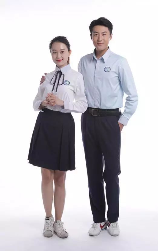跟紧小编的步伐来看看我们山东传媒职业学院的军训服,校服呀!