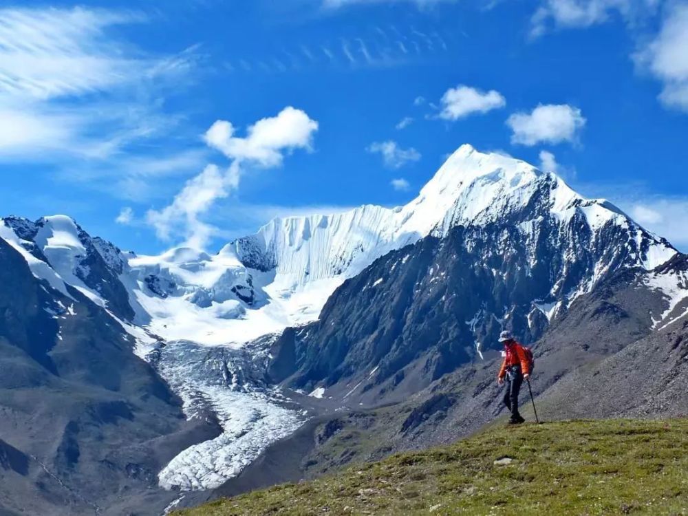 为何去贡嘎山?答案:沿途风景,心动不已