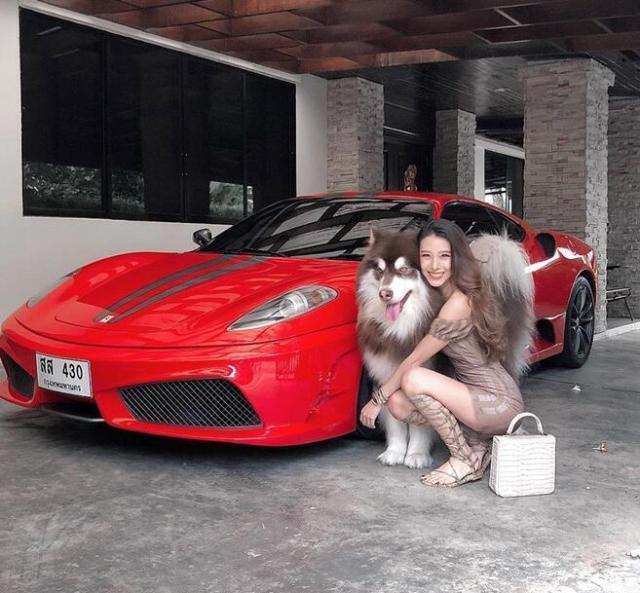 混血美女晒家中80辆豪车最贵的超过六千万,网友:开得