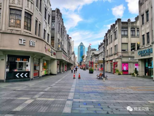 五马街古称五马坊,是温州市区最著名的一条商业街.