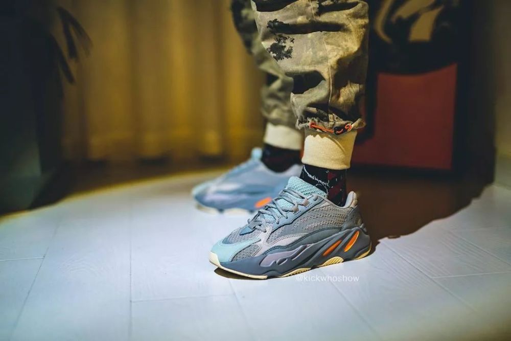 近日,一款全新配色 yeezy boost 700 v2 "inertia"首度曝光.