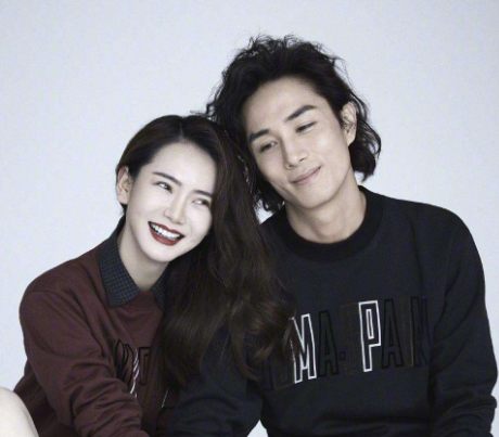 戚薇韩国男友首次留短发,完美诠释何为颜值,又让人羡慕了!