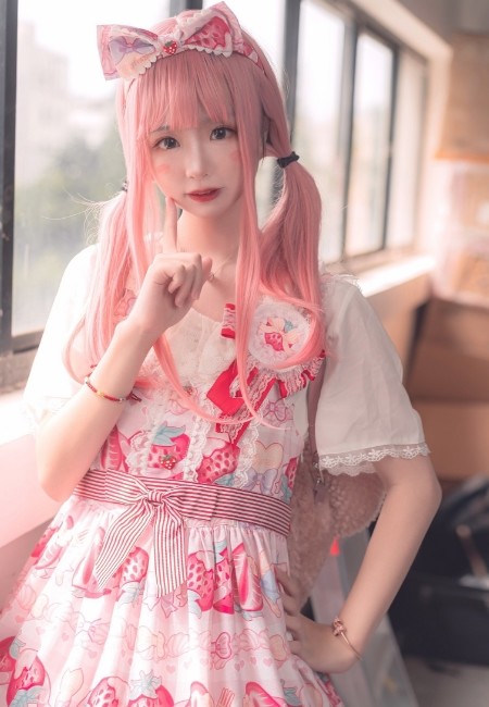 lolita小姐姐,可爱的草莓仙女,网友:mua!