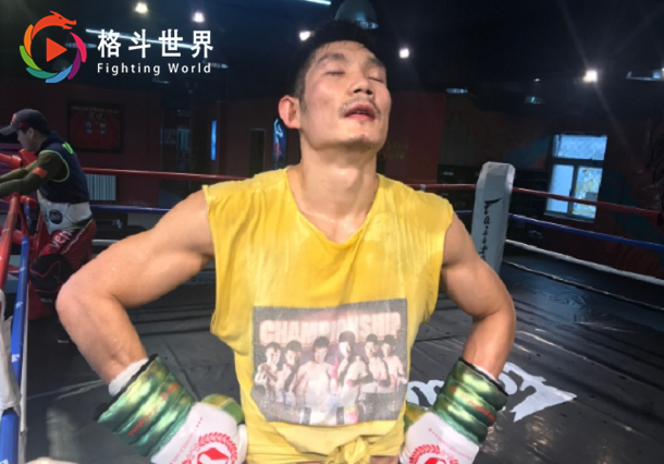 "中国队长"付高峰追逐梦想放弃学业 现成格斗界风云