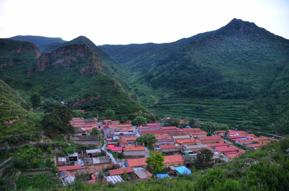 河北涿鹿塔儿寺村北灵山