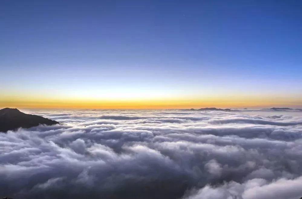 白天观云海盛景,夜晚看璀璨星辰,清远这些地方,一天可