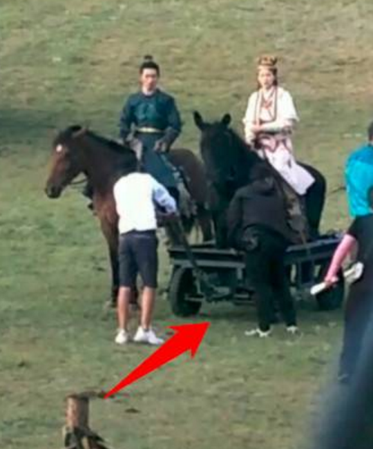 唐嫣终于有喜了!拍骑马戏受特殊照顾,同剧组女演员爆怀孕真相