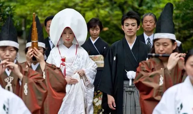 由此可以推断徐福未到日本之前,那里本就有土生土长的人种与文化.