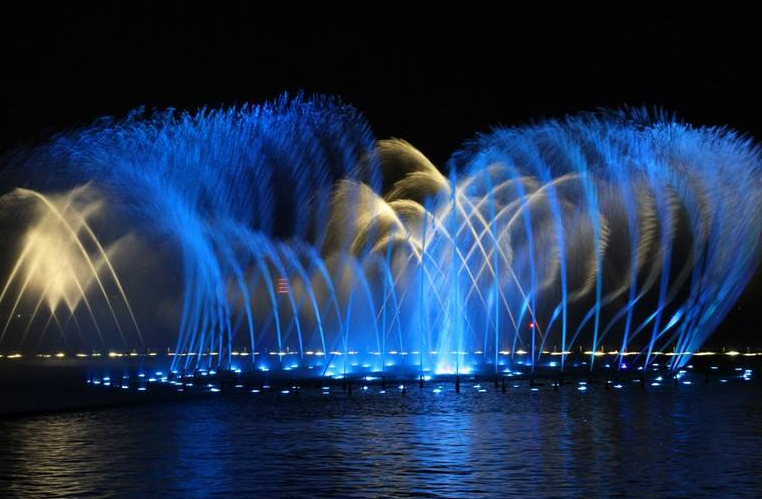 2016年, 西湖音乐喷泉为更新歌曲启动