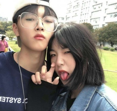 全网最"好看"情侣头像:我们温暖了彼此,心却还是靠不进!