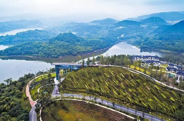马鞍山观景台 位置: 位于三岔湖北岸,距离成都约60公里,距离二绕1.