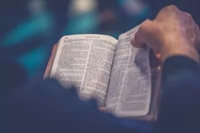言传身教预备孩子读圣经的重要性