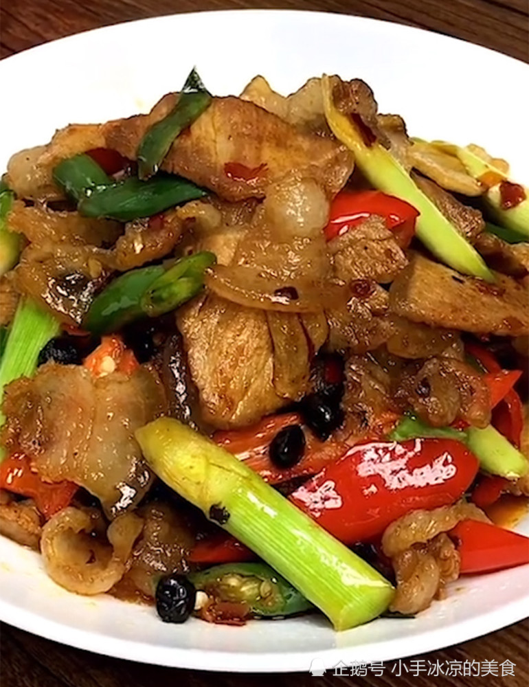 抖音美食:下酒下饭都很巴适的回锅肉