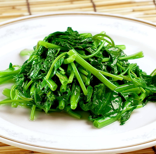 它是碱性蔬菜,蛋白比西红柿高4倍,钙高12倍,加肉一炒很下饭