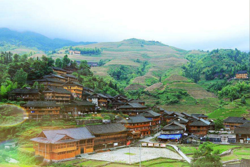 旅游村,桂林龙胜各族自治县龙脊镇大寨村,地处偏僻,因