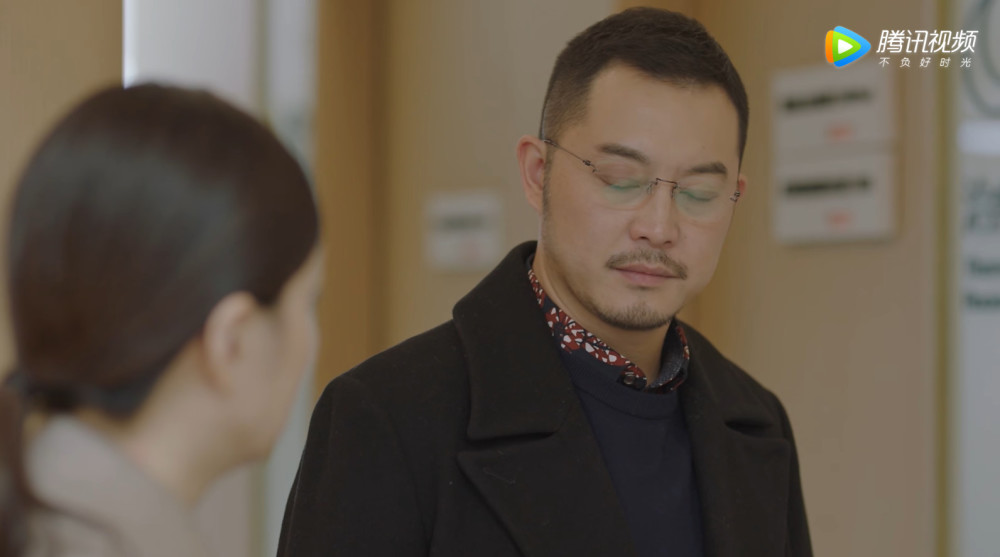 英子让爸爸搬来同住,乔卫东喜不自胜,宋倩表情暗示离复婚不远了