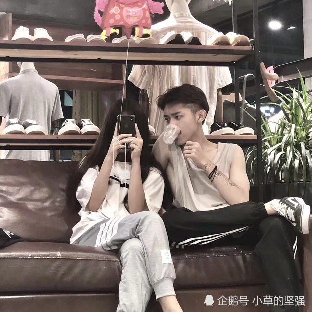 超火"双人"情侣头像:走过车说马龙和繁华喧闹,最终还是一个人
