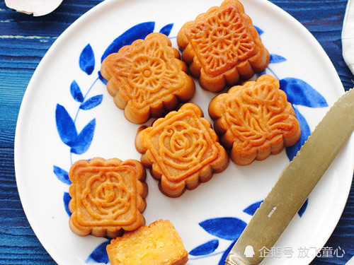 任务的中秋美食金沙奶黄月饼奶香怡人咸甜好吃适中又好做dnf怎么宝宝家乡过美食的图片