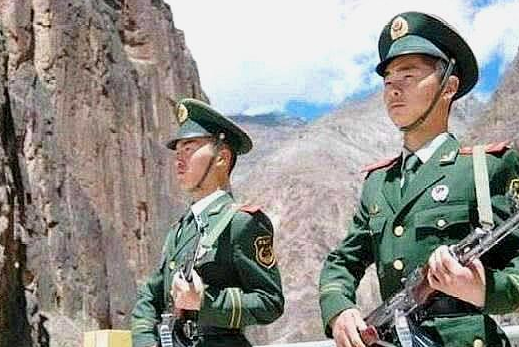 怒江就是有去无回了,据说这座大桥的建立有一个排的士兵们都牺牲了