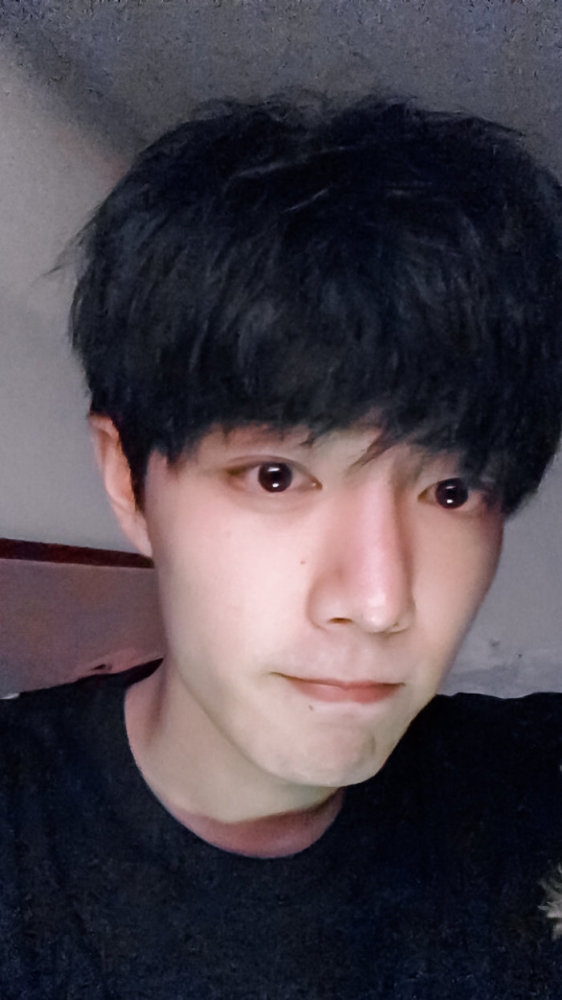 一组肖战生活照:妈妈,这个男人我"要"了!