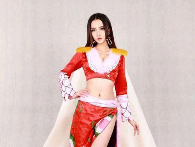 海贼王:最惊艳的cos!女帝的cos简直神还原!让你瞬间