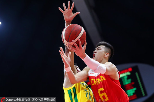 中国男篮巴西热身赛第二场图片