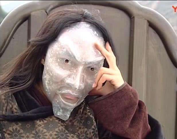 还记得《风云》里的帝释天吗?当看到他摘掉面具的那刻