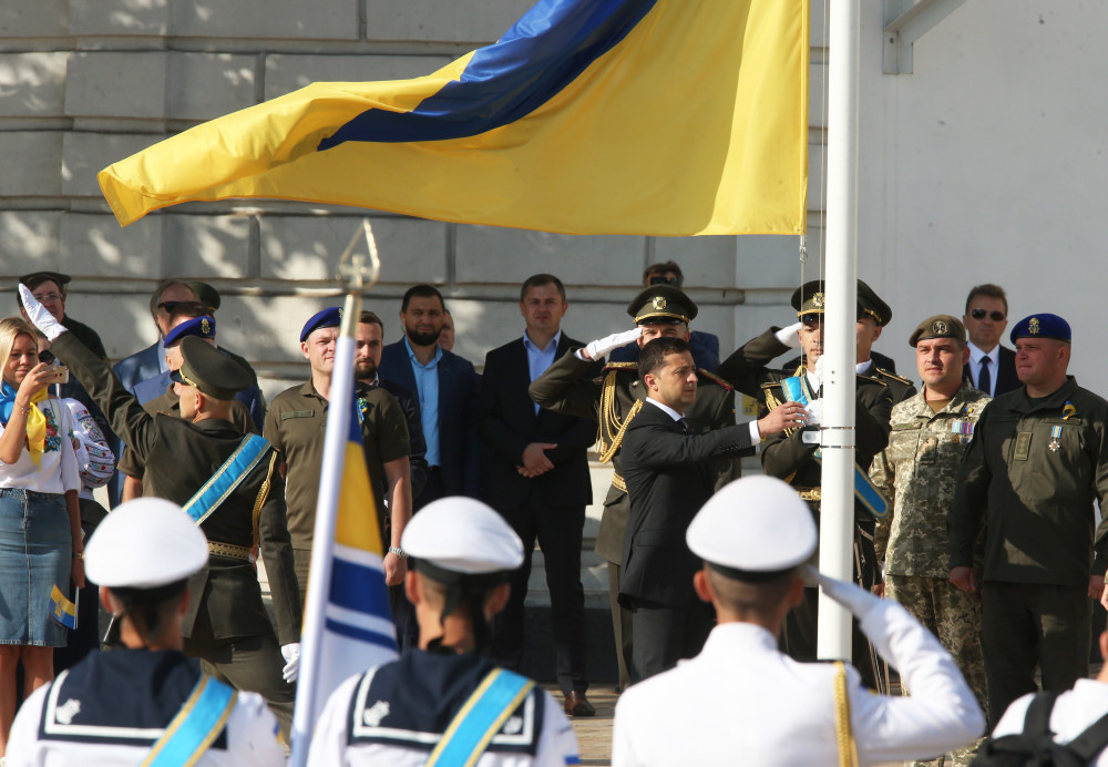 乌克兰隆重庆祝国旗日