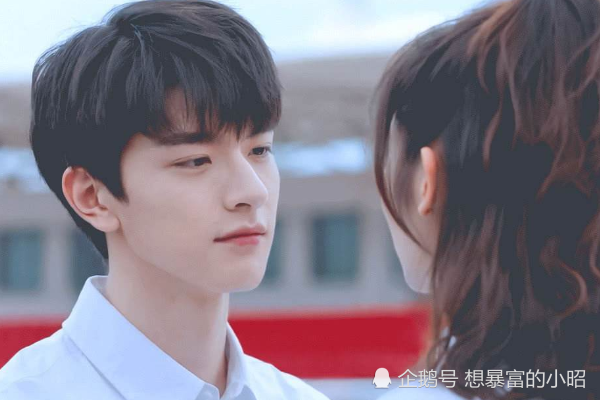 邢菲终于官宣新剧,看到搭档名字,网友:终于等到你们!