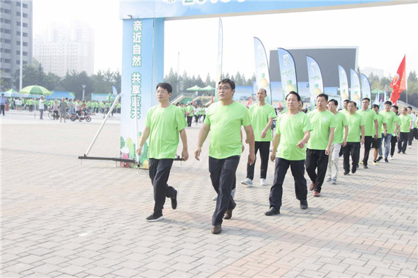 2019年"美丽叶县我是行动者"全民徒步走隆重举行的与衔接高中大学图片