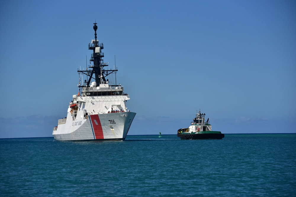 美国一天服役2艘大型海警舰,正在竞争新护项目,造价却贵到离谱