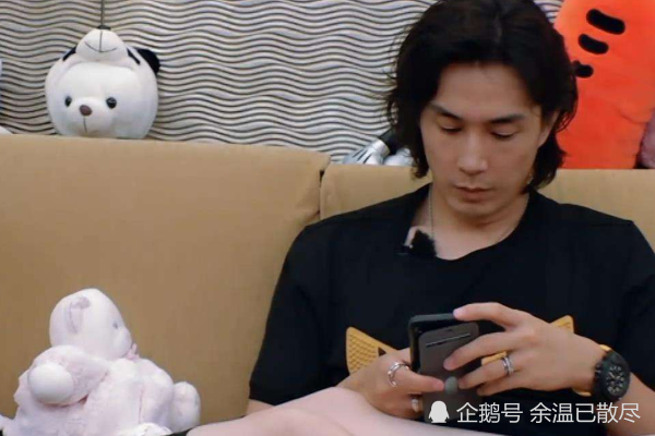 不过抛开这个不说,有很多人却关注到了李承铉的发型!