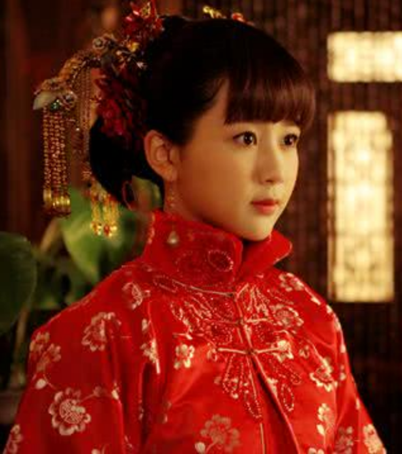 杨紫7款古装嫁衣:图2无奈,图4是超开心,最后一款太虐心了!