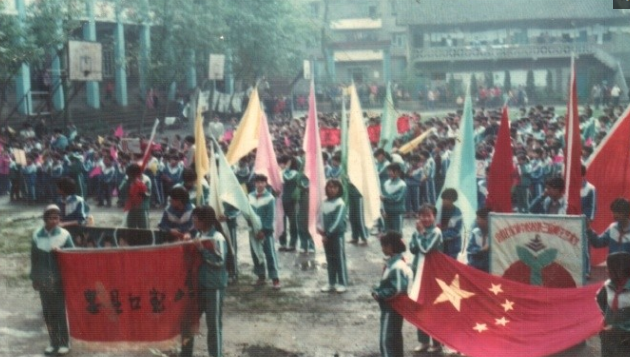 珍贵老照片90年代的小学校园80后满满的回忆图5最经典