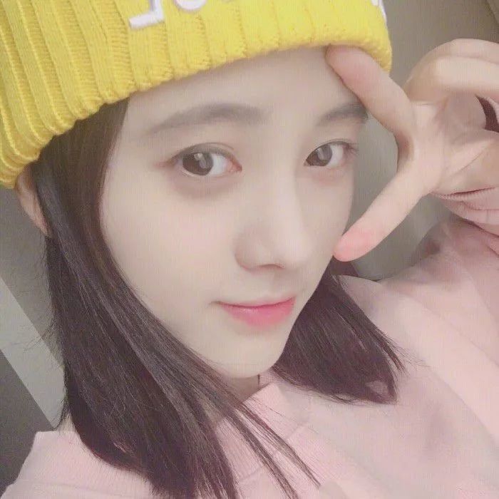 迷人的舞姿与美丽的歌声,获得了一大票的好评,这是什么神仙女孩呀!