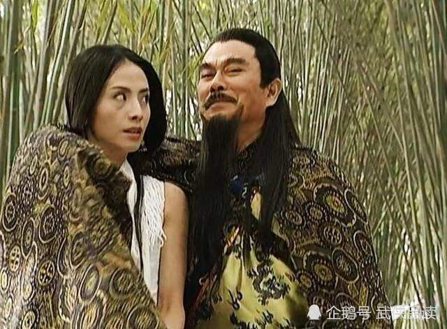 并且亲自挖苦讽刺聂人王,没成想雄霸只是玩弄颜盈.